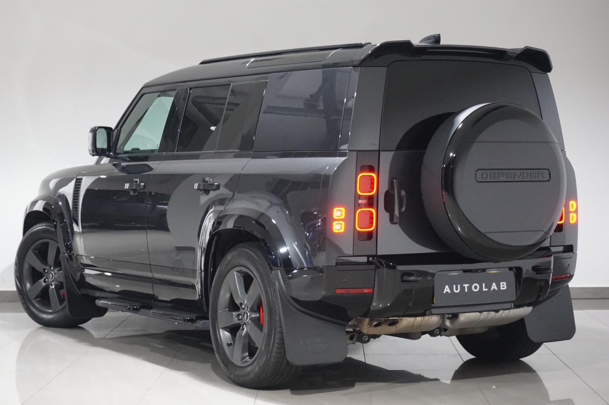 Land Rover Defender 110 3.0 D300 MHEV X-Dynamic HSE Hard Top SUV Auto 4WD MWB Euro 6 (s/s) 5dr